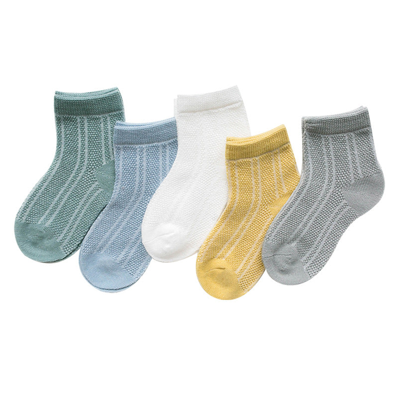 Five pairs of breathable cotton baby ankle socks in green, blue, white, yellow, and grey with vertical striped texture.