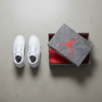 Air Jordan 3 Retro flat lay with box